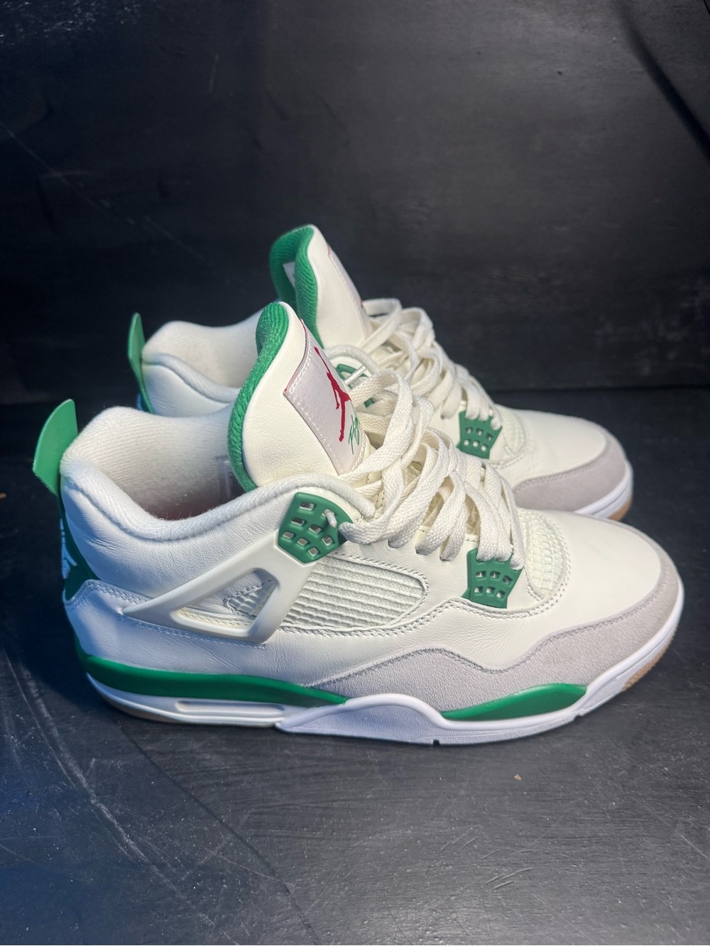 Jordan 4 pine green White and Green Retro Style Basketball Sneakers